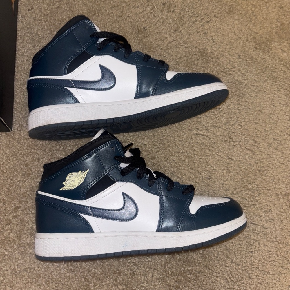 Navy and White High-Top Basketball Sneakers 7Y, 8.5 in women’s